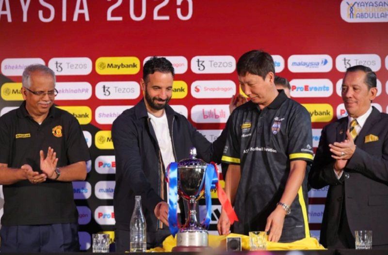 hlv-man-utd-co-phat-ngon-gay-soc-kha-nang-chieu-mo-sao-viet-nam