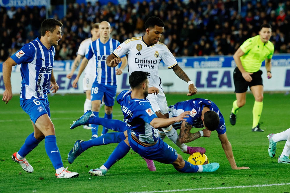 Nhận định soi kèo Deportivo Alaves vs Real Madrid lúc 03h00 ngày 15/12/2025